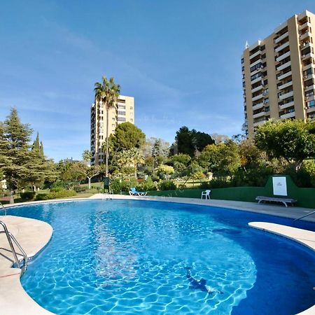 Torres De Aloha 2 Bdr Puerto Banus Apartment Marbella Exterior photo